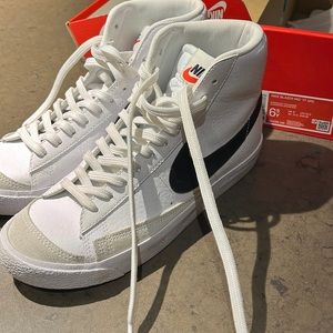 Nike Blazer Mid 77